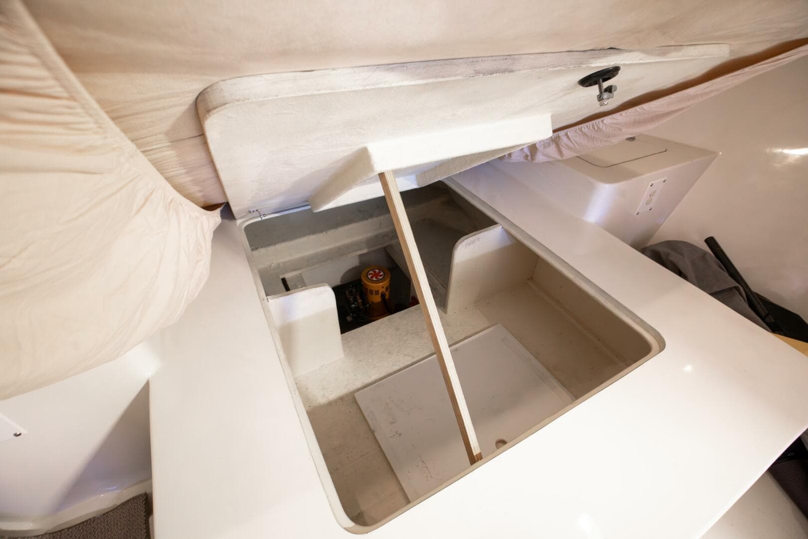 Trawler 46 - Lone Piranha