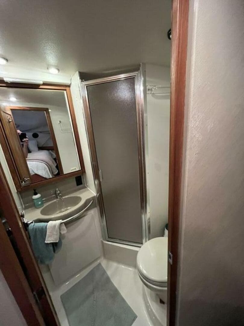 1996 Bayliner 3788 Command Bridge