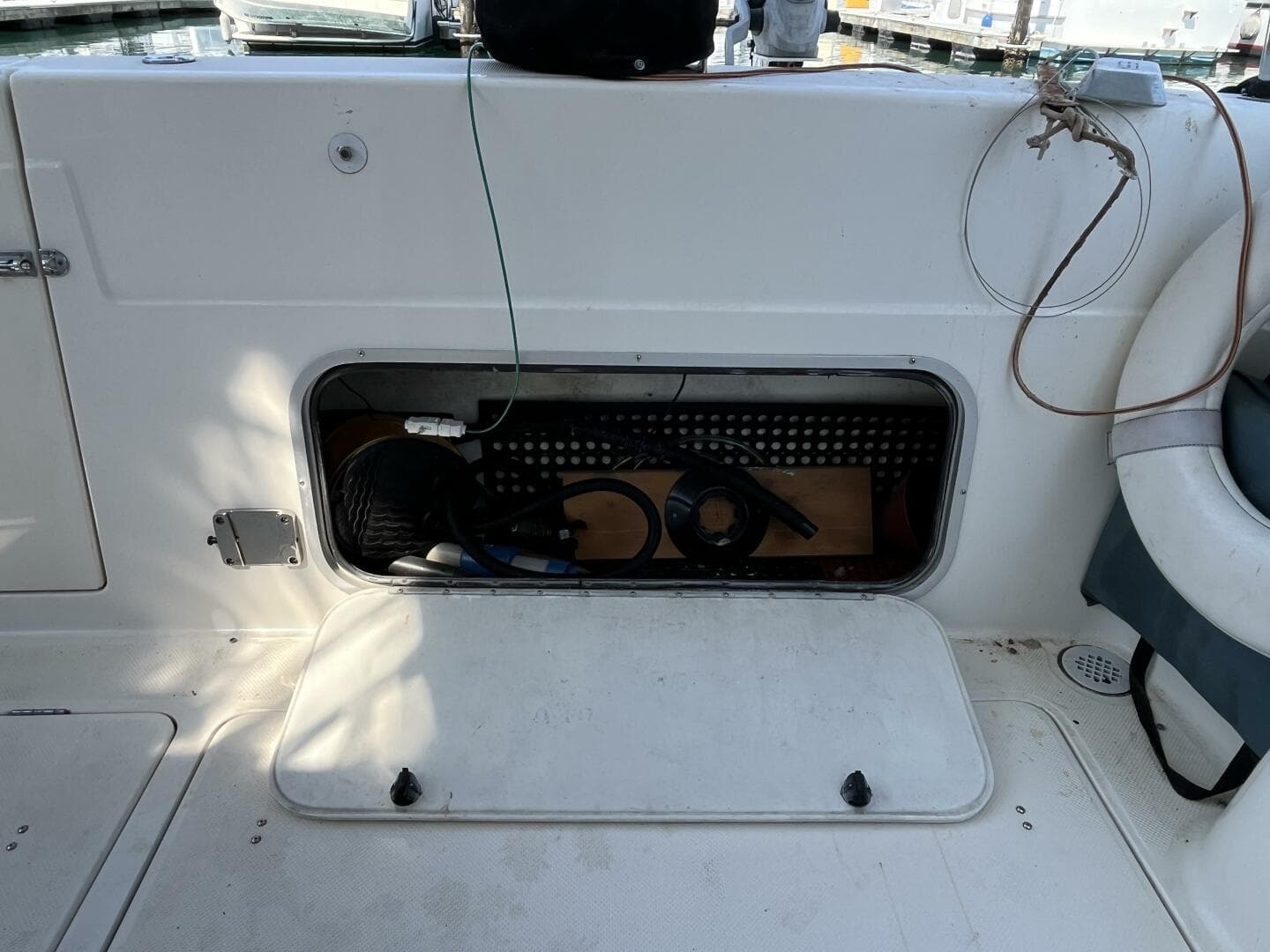 1996 Bayliner 3788 Command Bridge