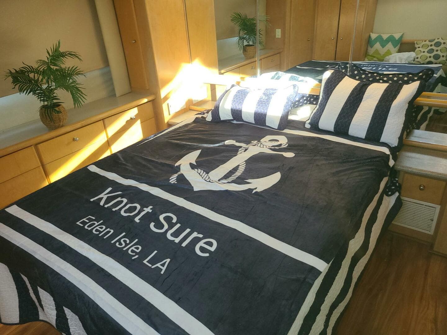 Carver 455 Aft Cabin