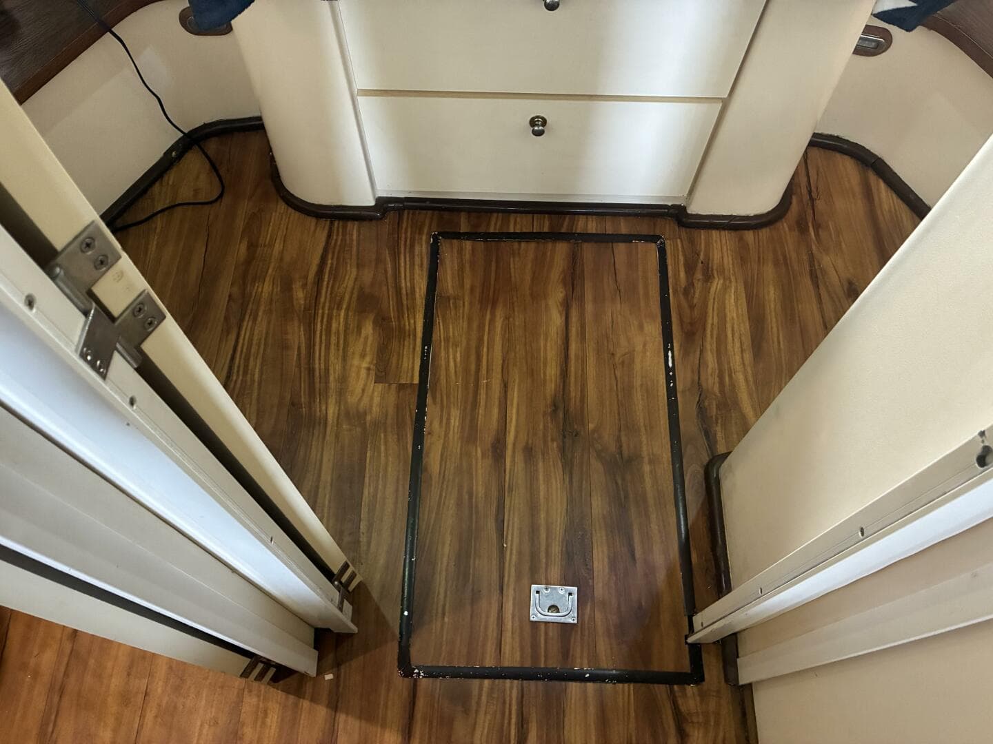 Carver 455 Aft Cabin