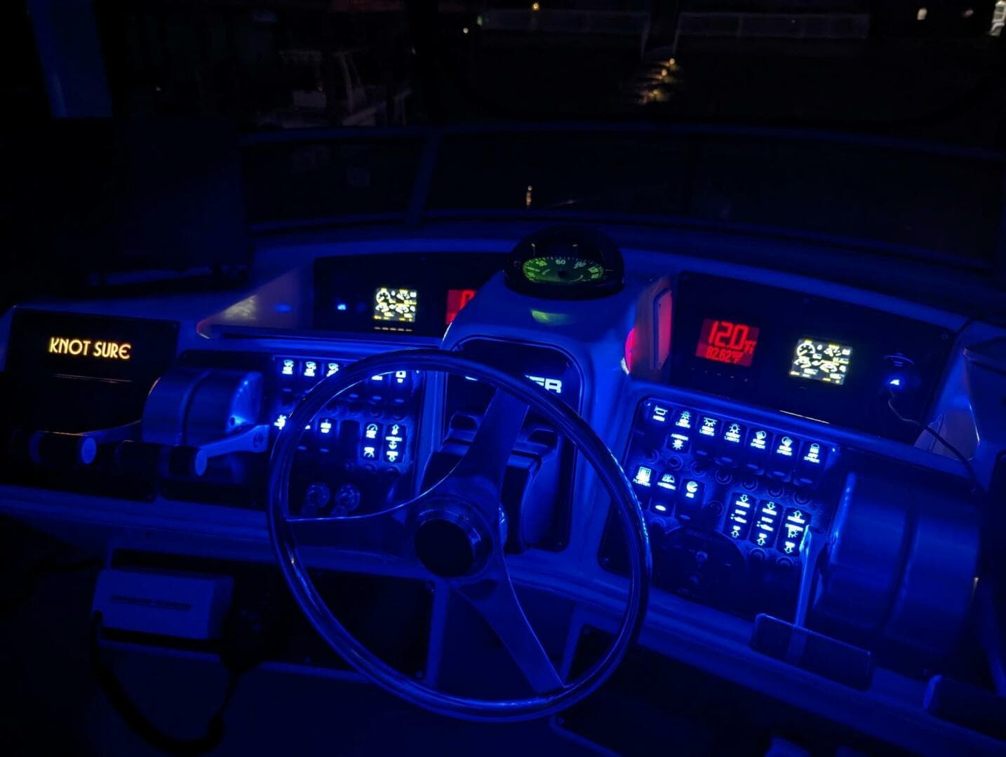 Carver 455 Aft Cabin