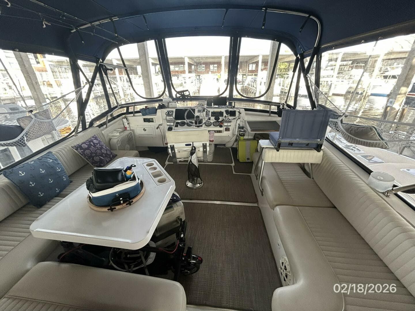 43' Mainship flybridge forward