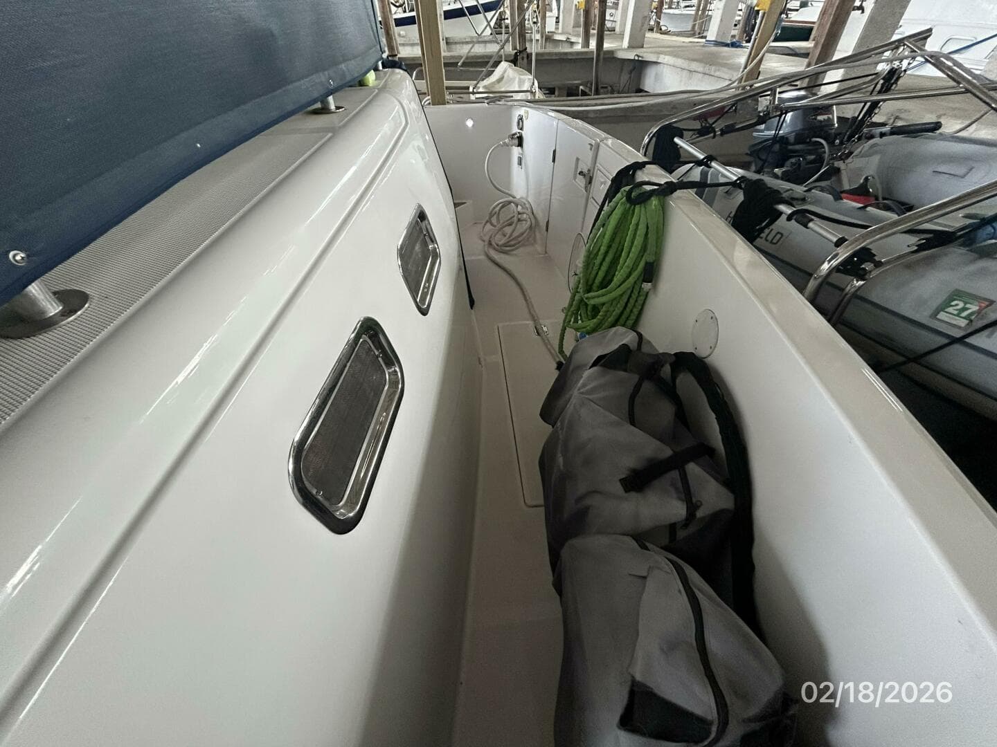 43' Mainship aftdeck starboard