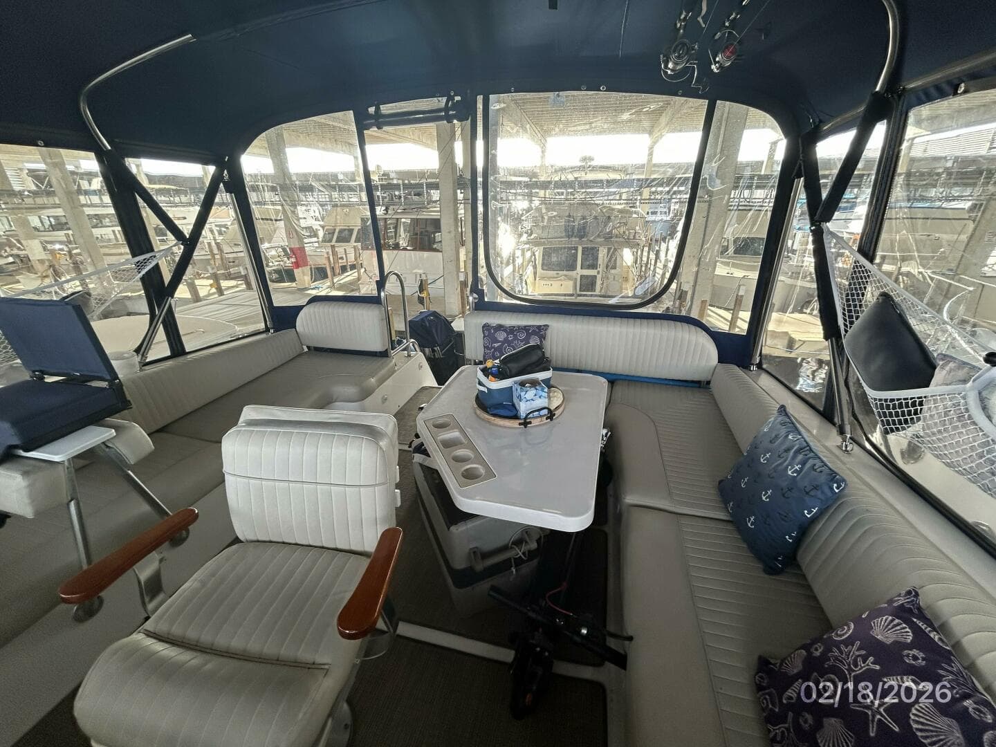43' Mainship flybridge aft