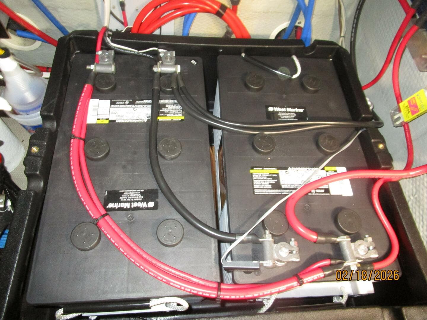 43' Mainship house battery bank