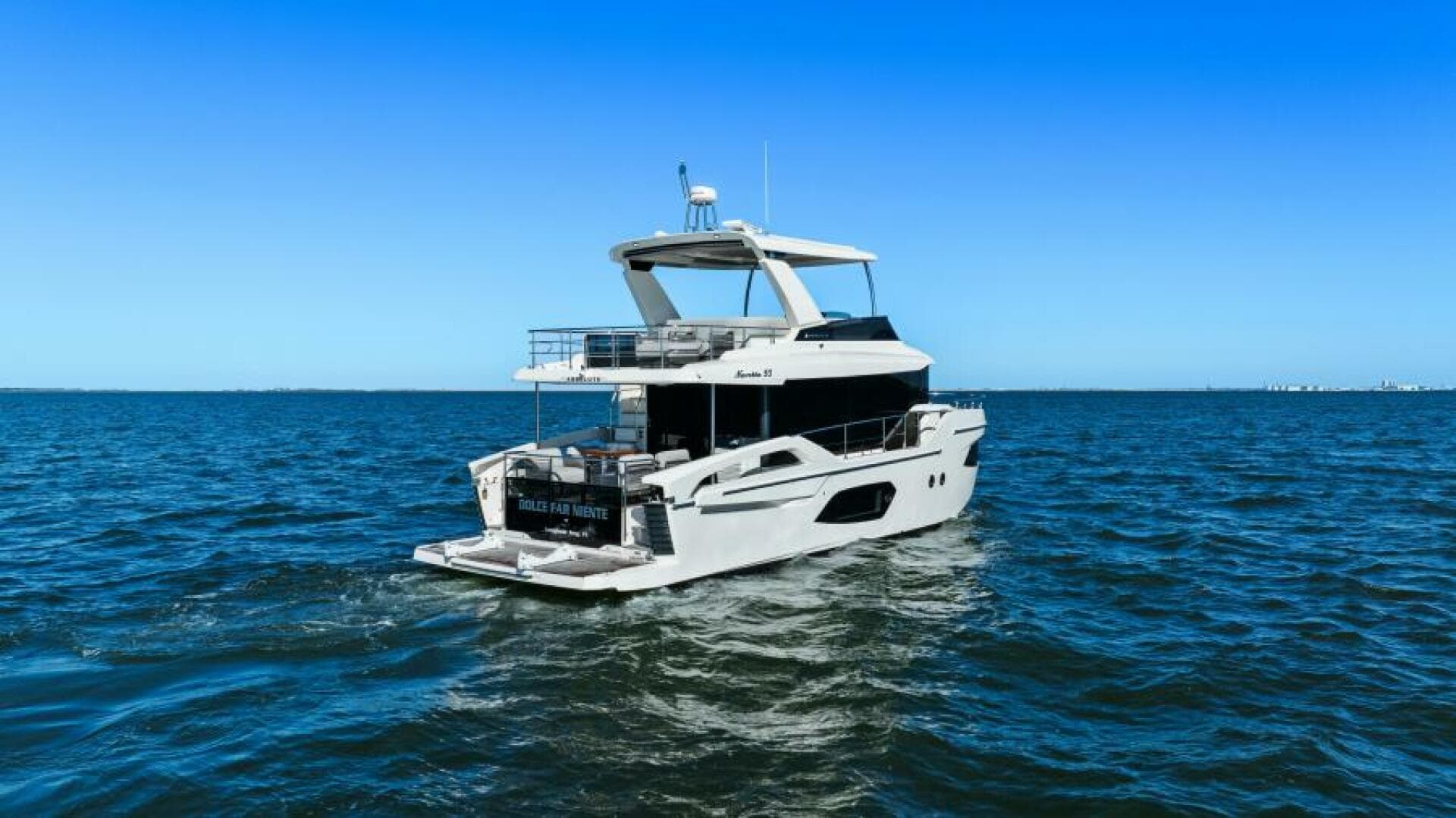 2025 Absolute Navetta 53 - Profile