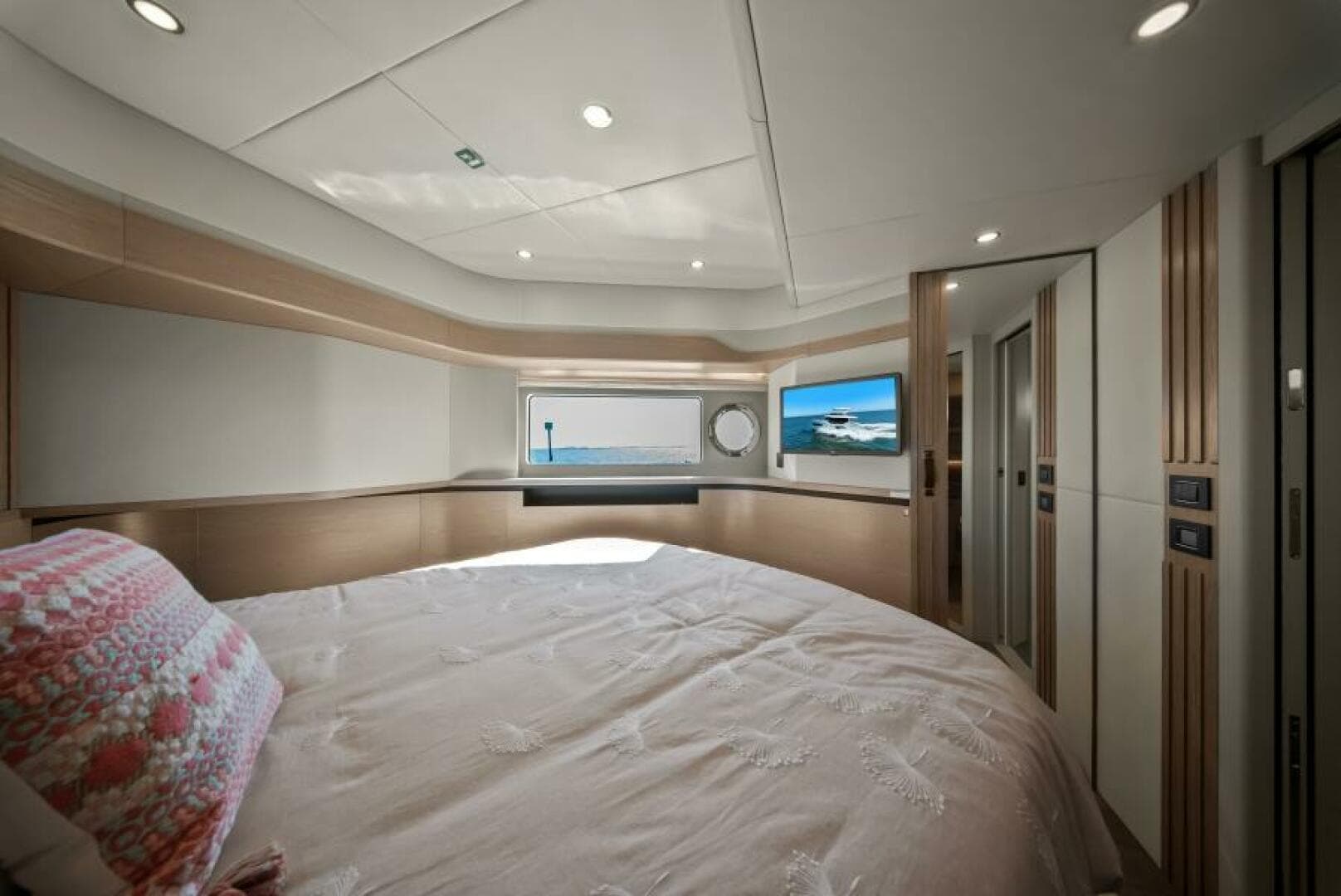 2025 Absolute Navetta 53 - Stateroom