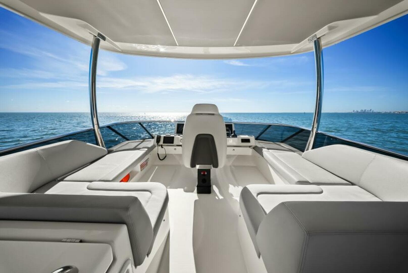 2025 Absolute Navetta 53