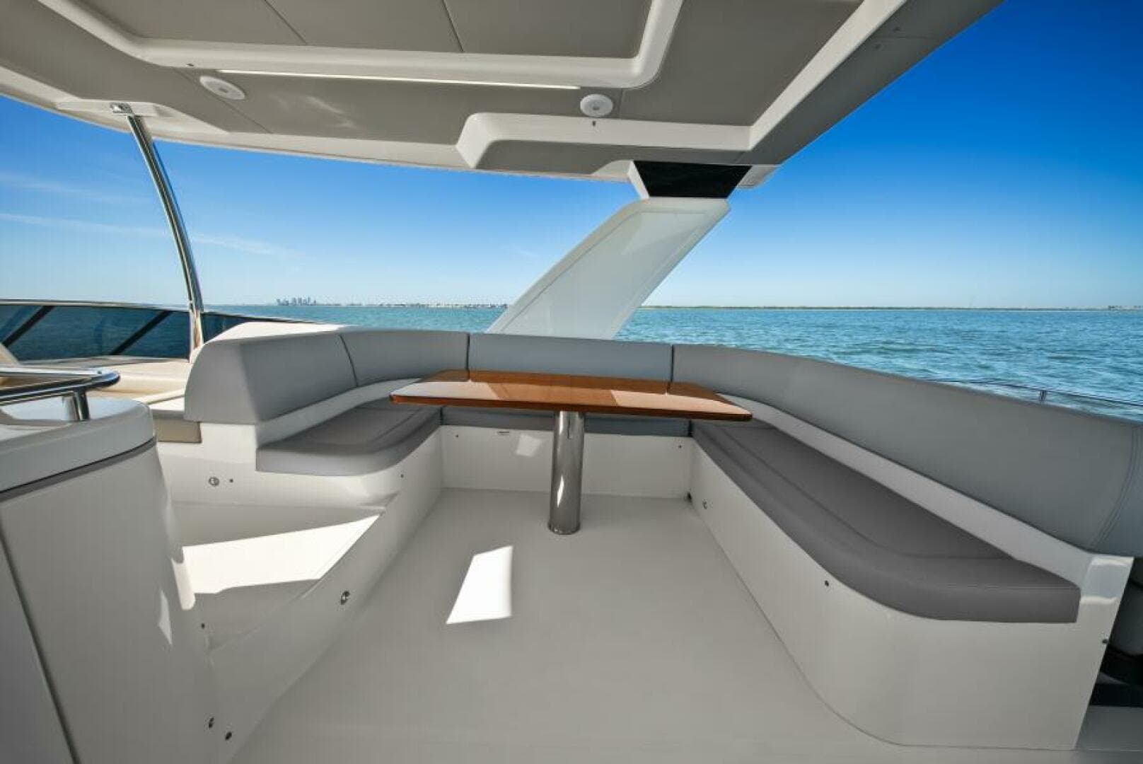 2025 Absolute Navetta 53