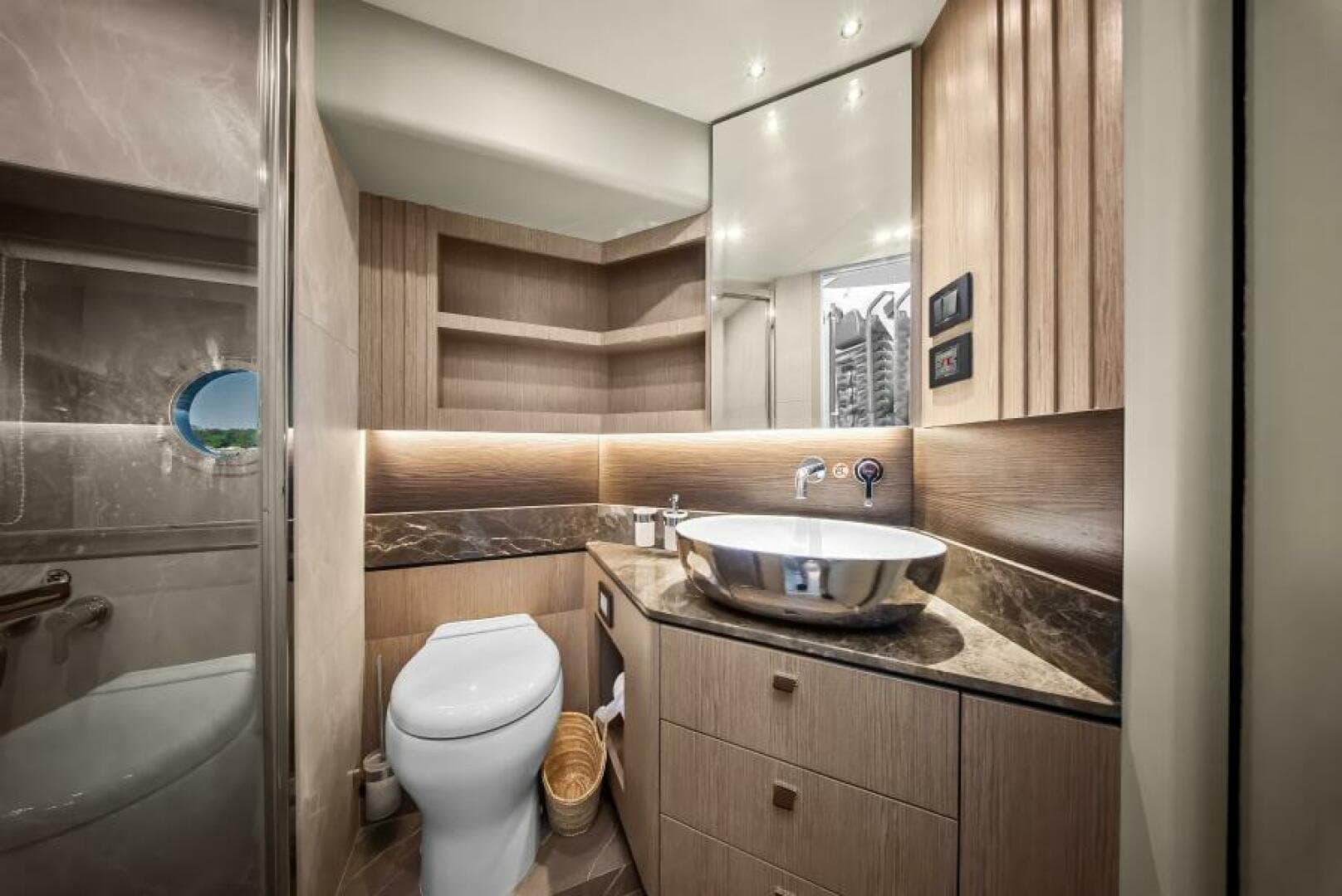  2025 Absolute Navetta 53 - Head