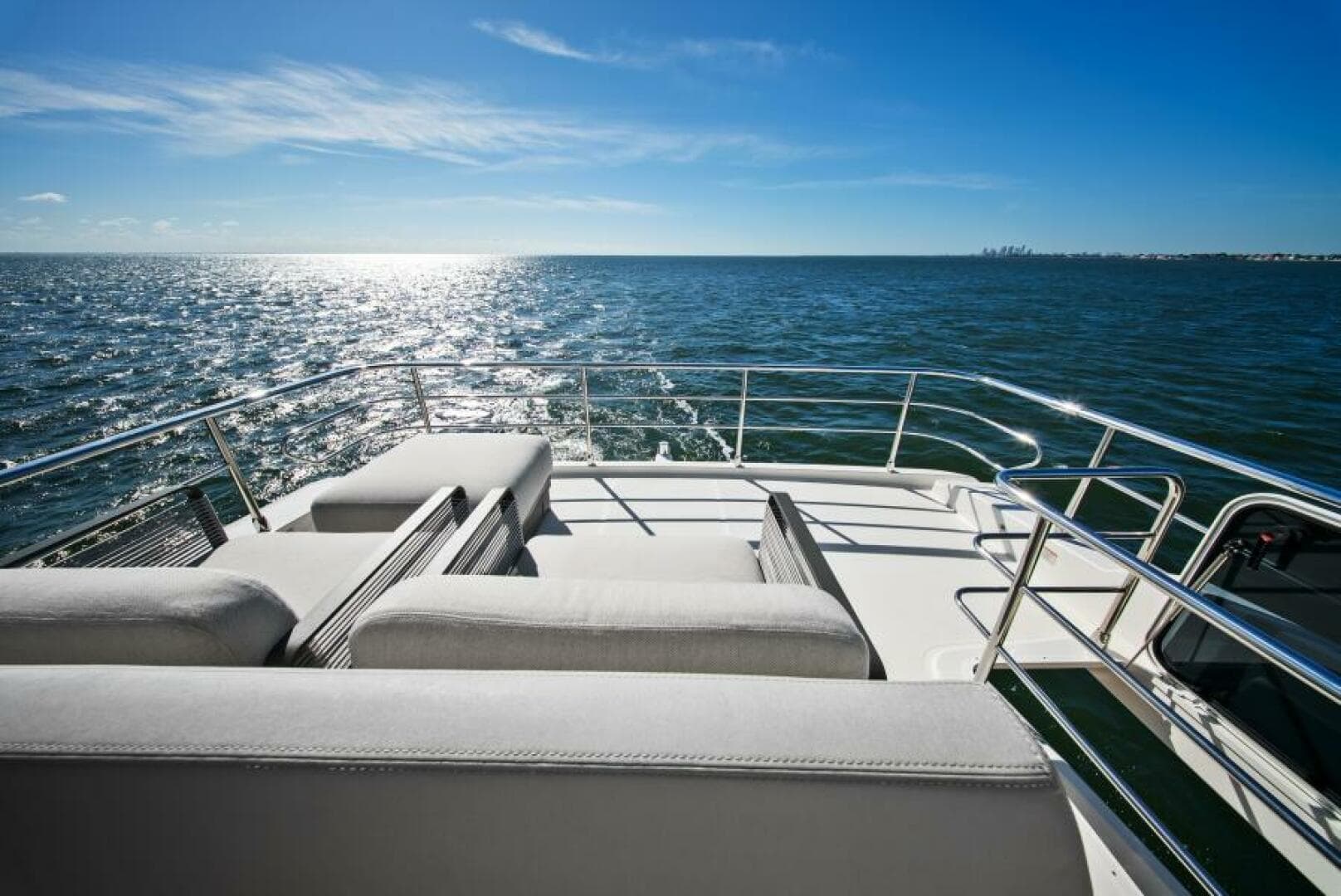 2025 Absolute Navetta 53