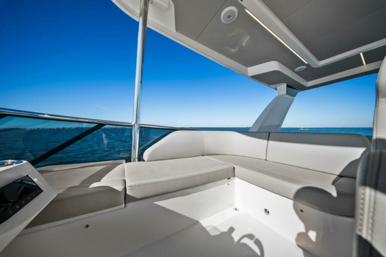 2025 Absolute Navetta 53