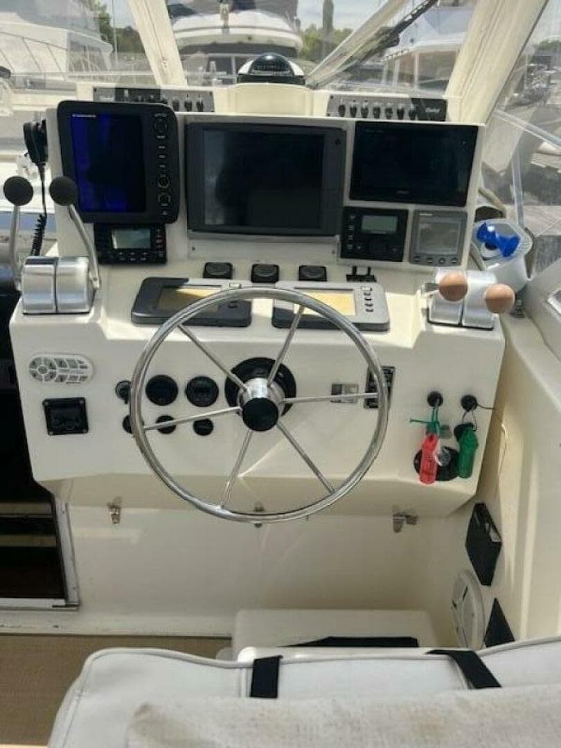 2002 Carolina Classic 35 Express