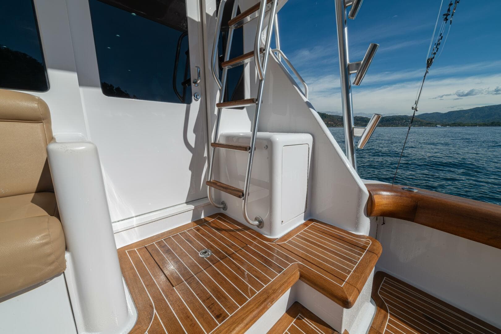 2006 Viking 56 "Scandaloso"