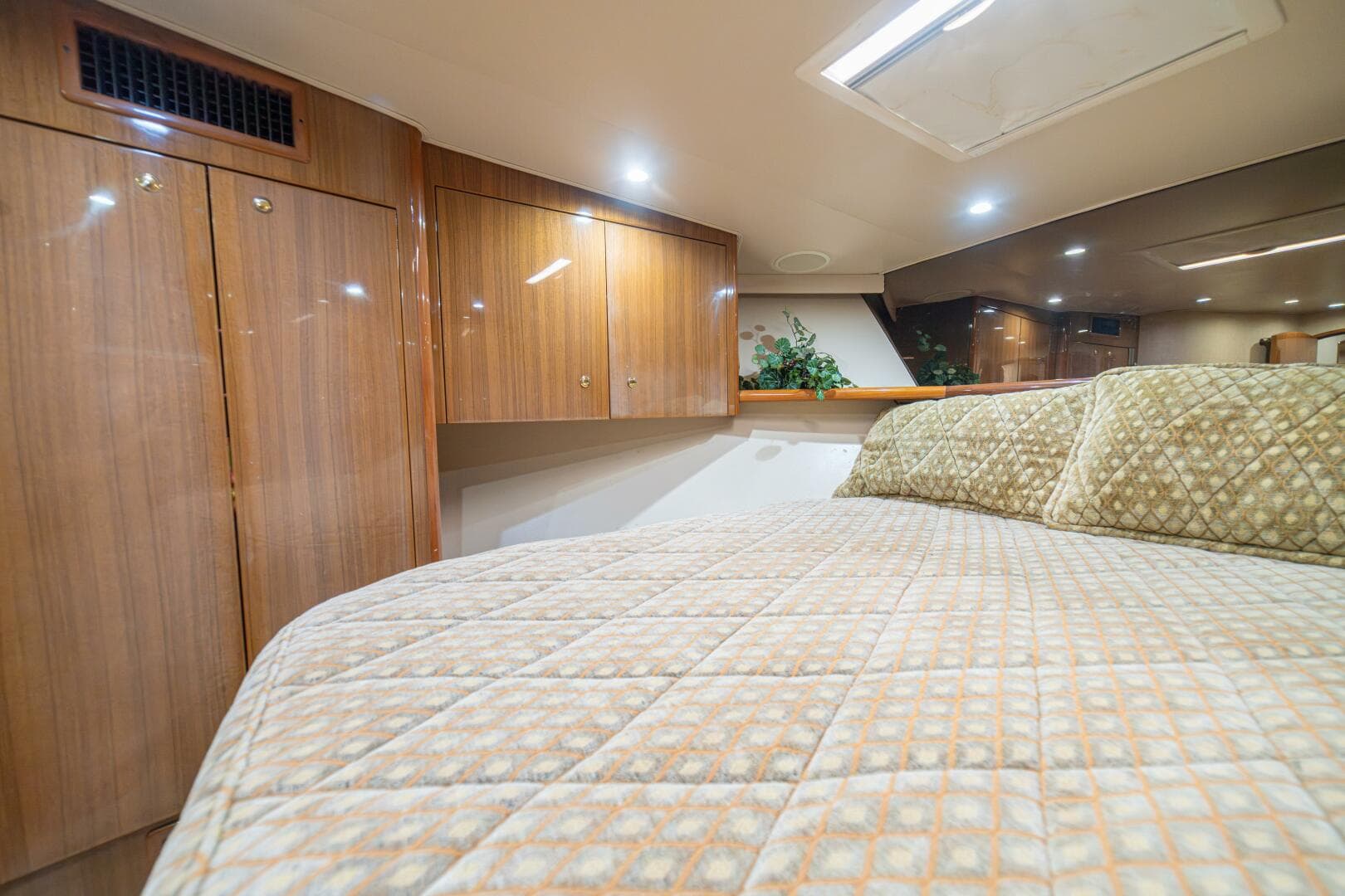 2006 Viking 56 "Scandaloso"