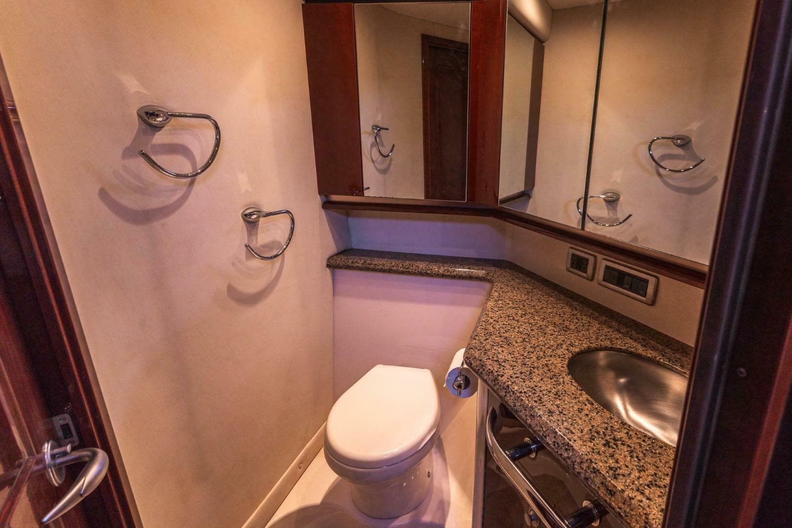 2008 Sea Ray 58 Sedan Bridge