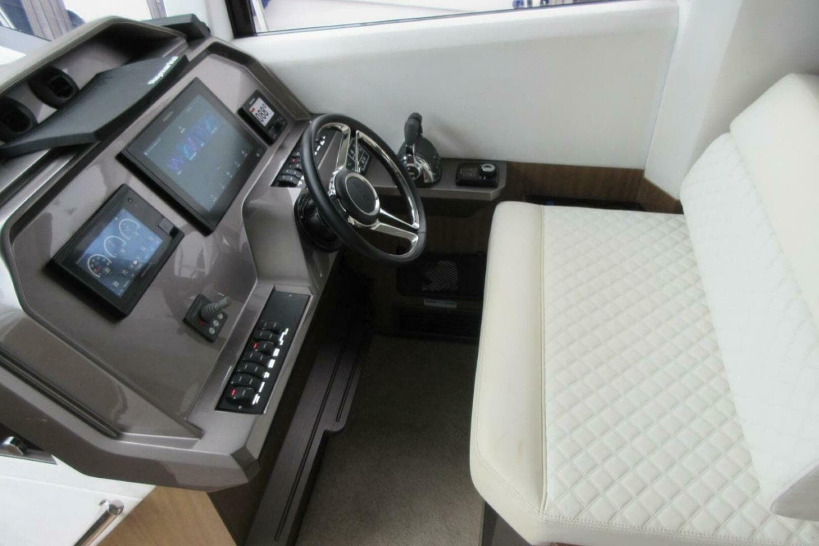 2019 Galeon 470 Sky