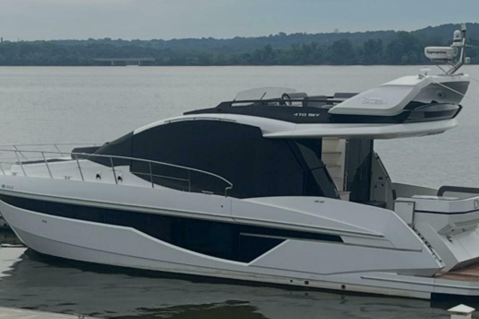 2019 Galeon 470 Sky