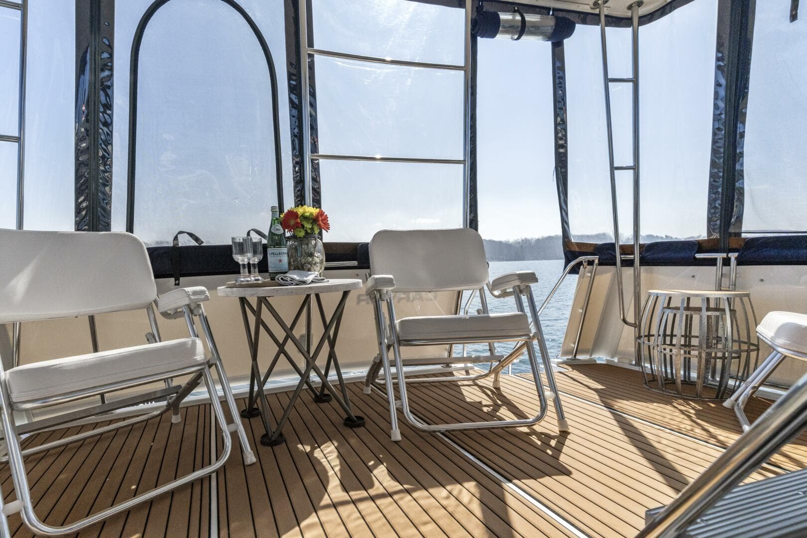 2000 Carver 326 Aft Cabin Motor Yacht