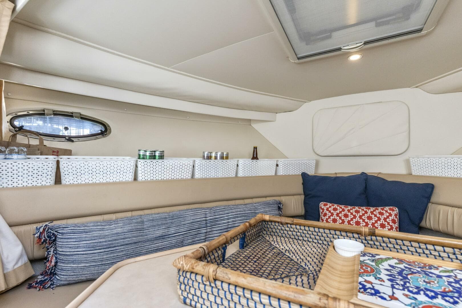 2000 Carver 326 Aft Cabin Motor Yacht