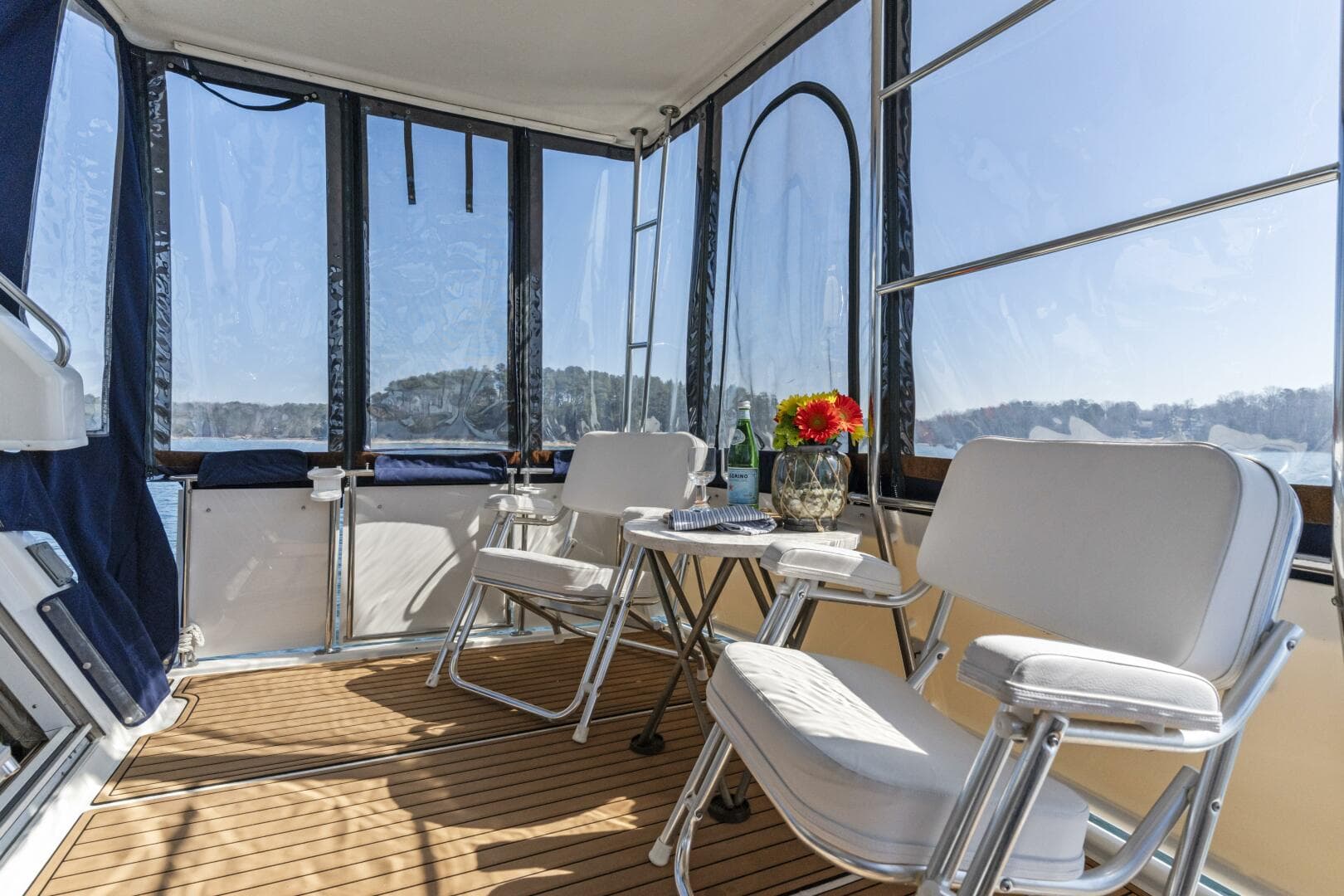 2000 Carver 326 Aft Cabin Motor Yacht