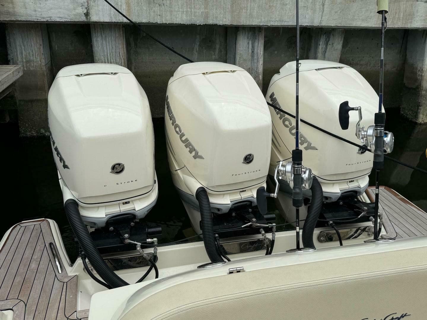 2022 Chris-Craft Calypso 35