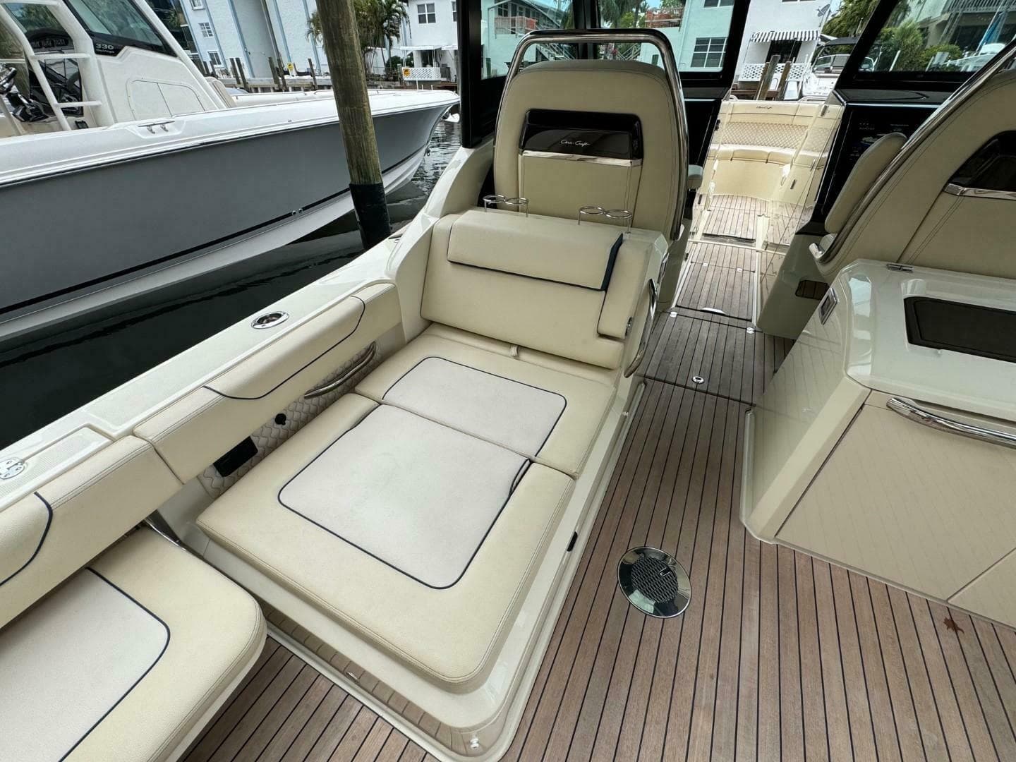 2022 Chris-Craft Calypso 35