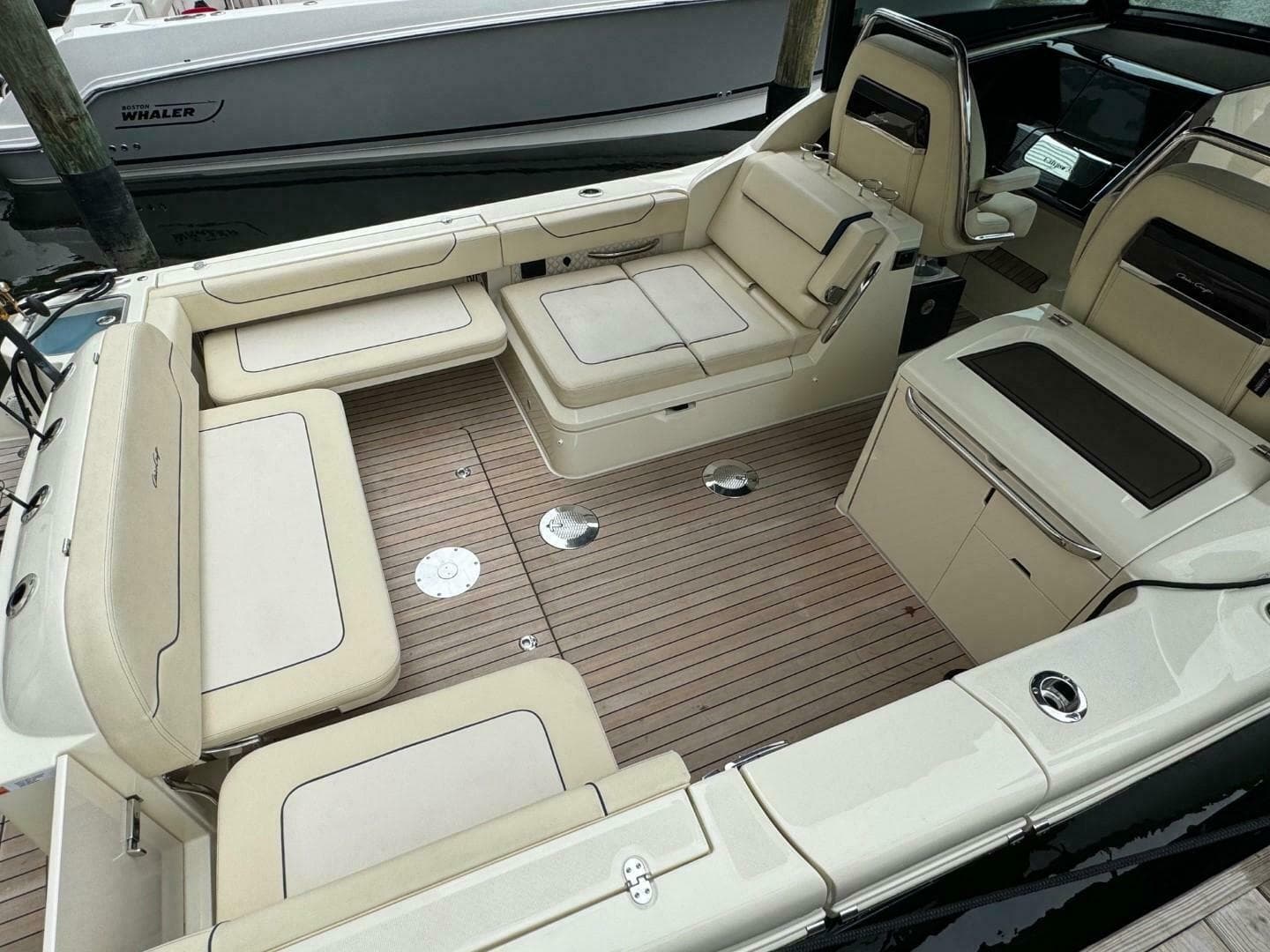 2022 Chris-Craft Calypso 35