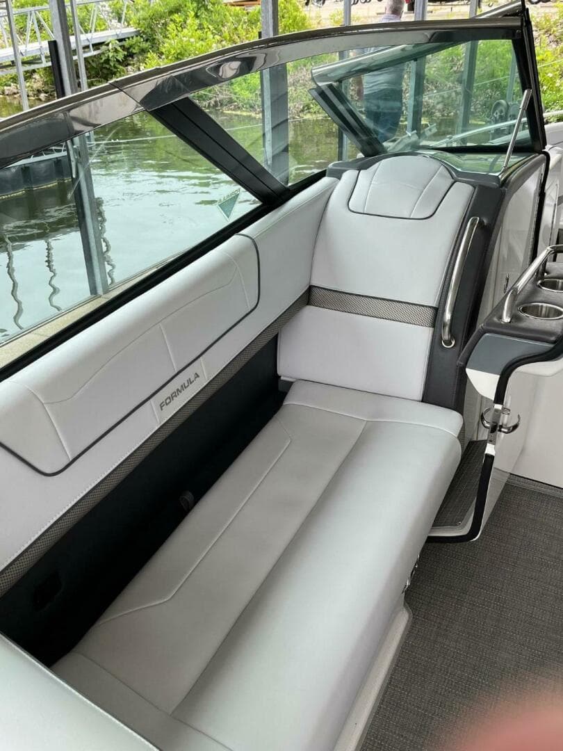 2020 Formula 350 Crossover Bowrider