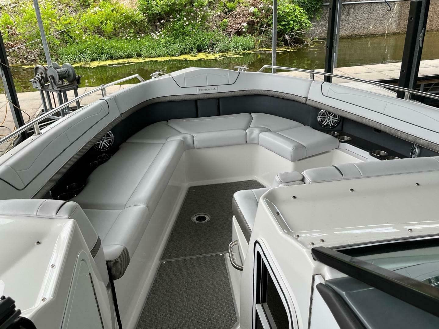 2020 Formula 350 Crossover Bowrider