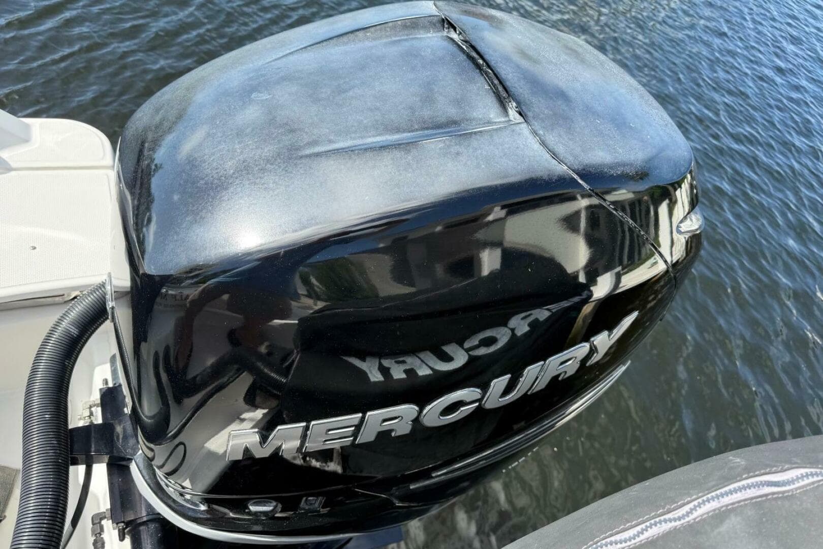 2018 Boston Whaler 250 Outrage