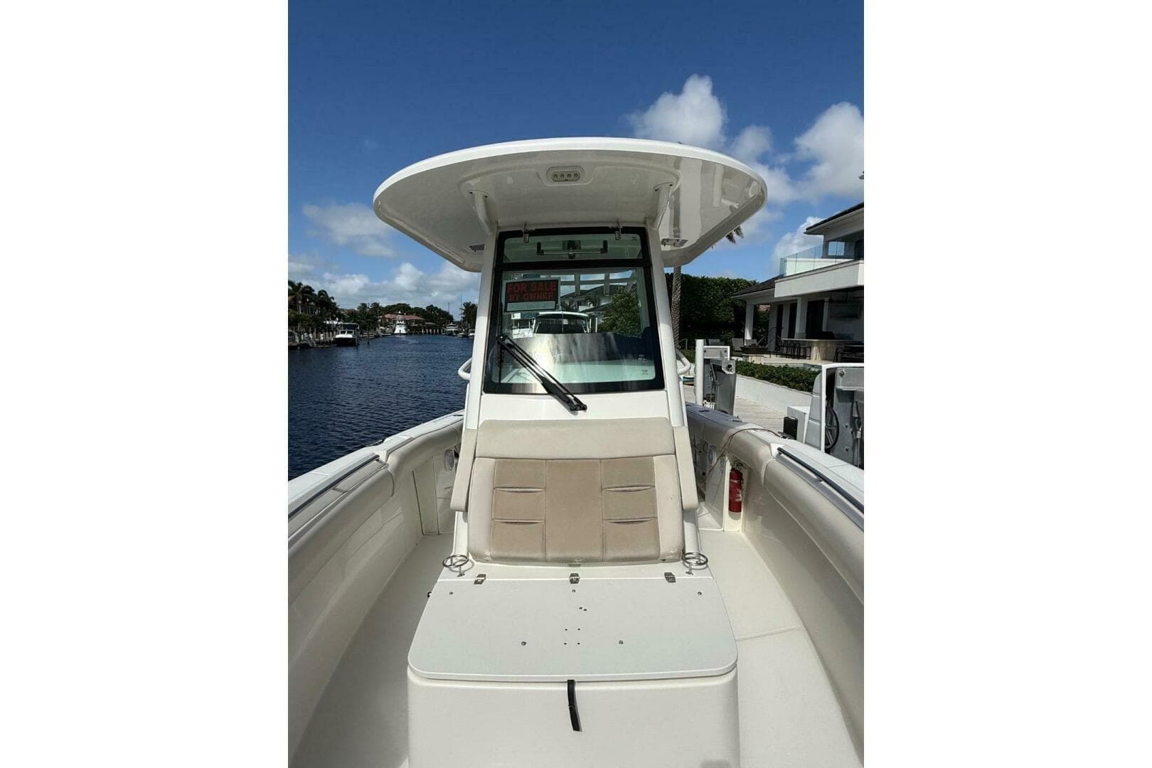 2018 Boston Whaler 250 Outrage
