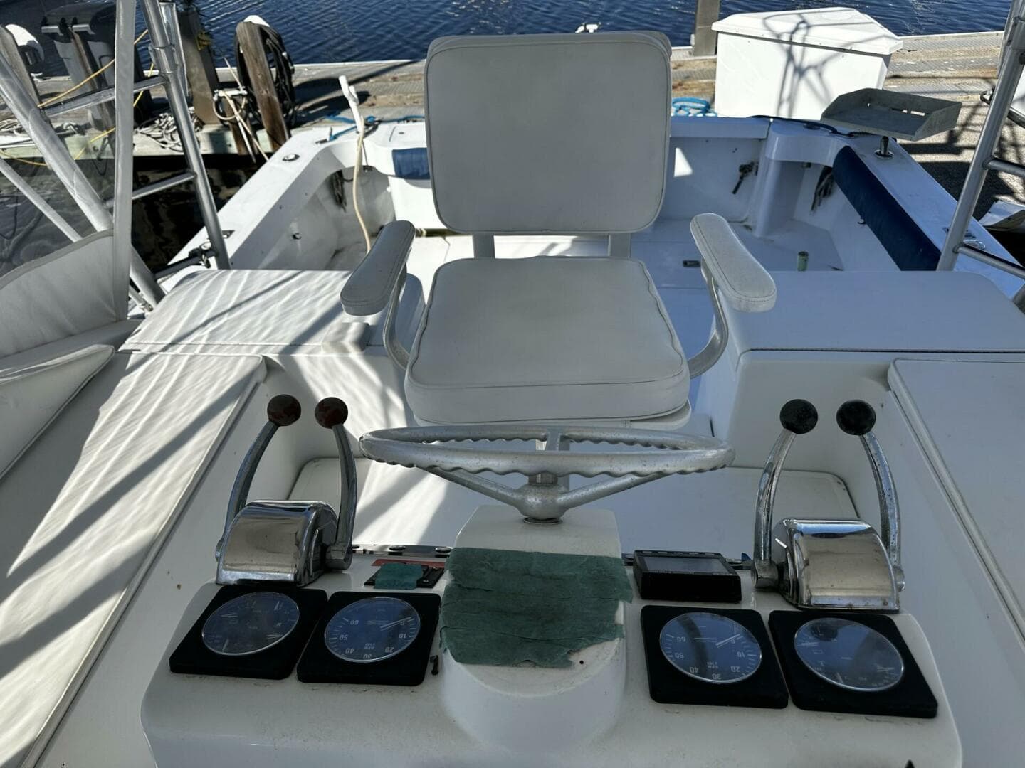 1997 Luhrs 32 Open
