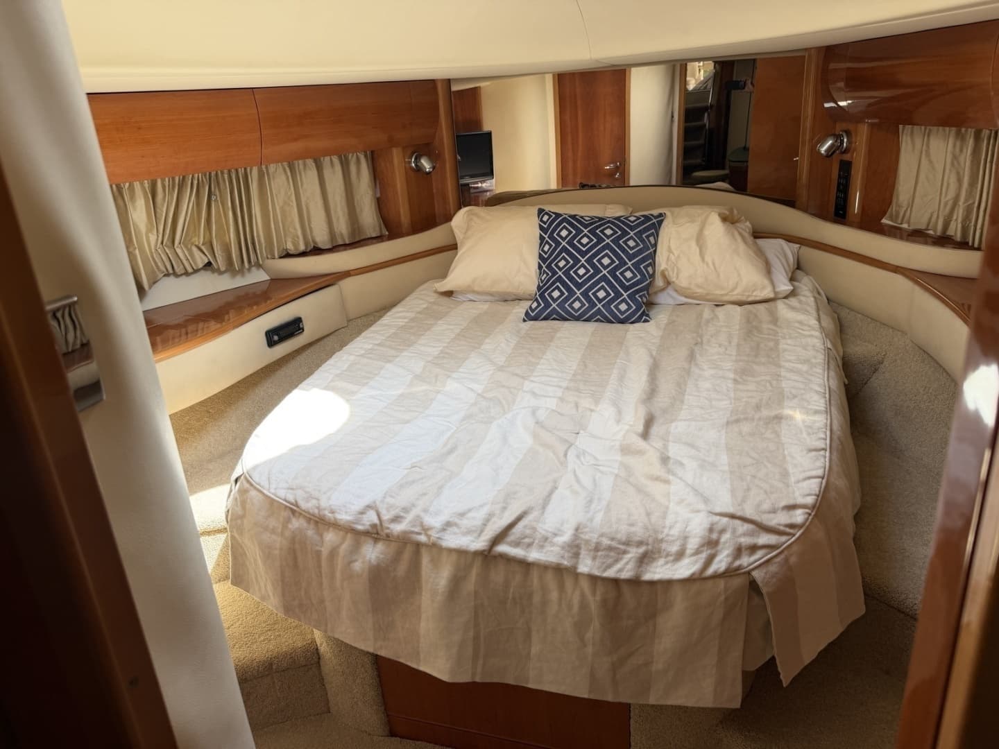 2001 Viking Sport Cruisers V65 Express