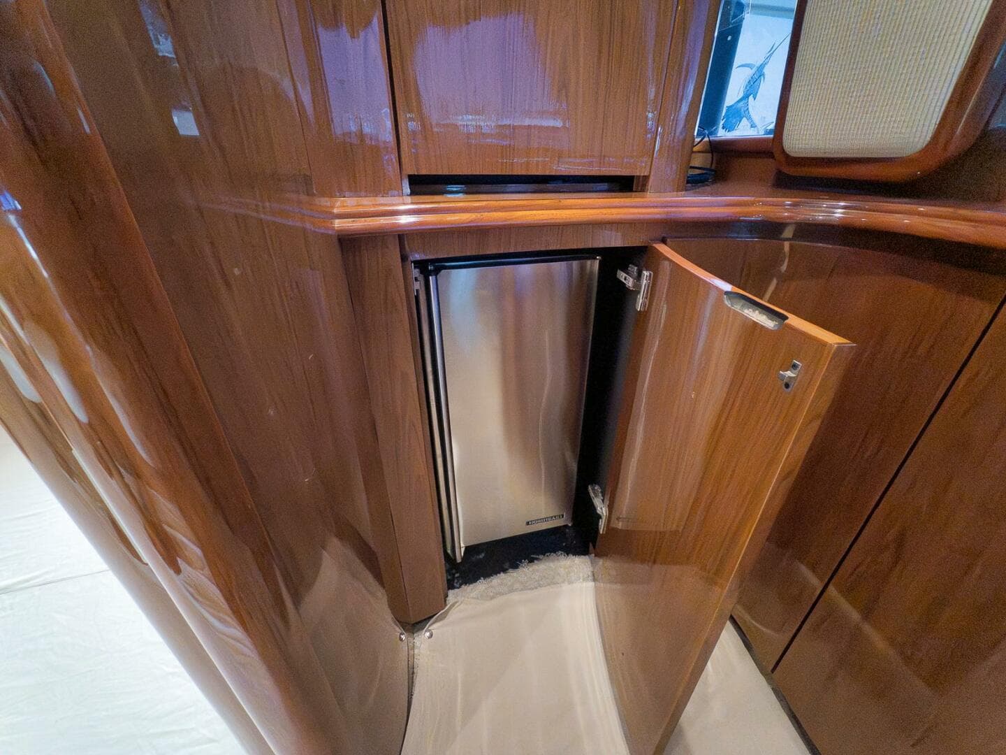 2011 Viking 76 Enclosed Bridge- TEUSEAS- Salon