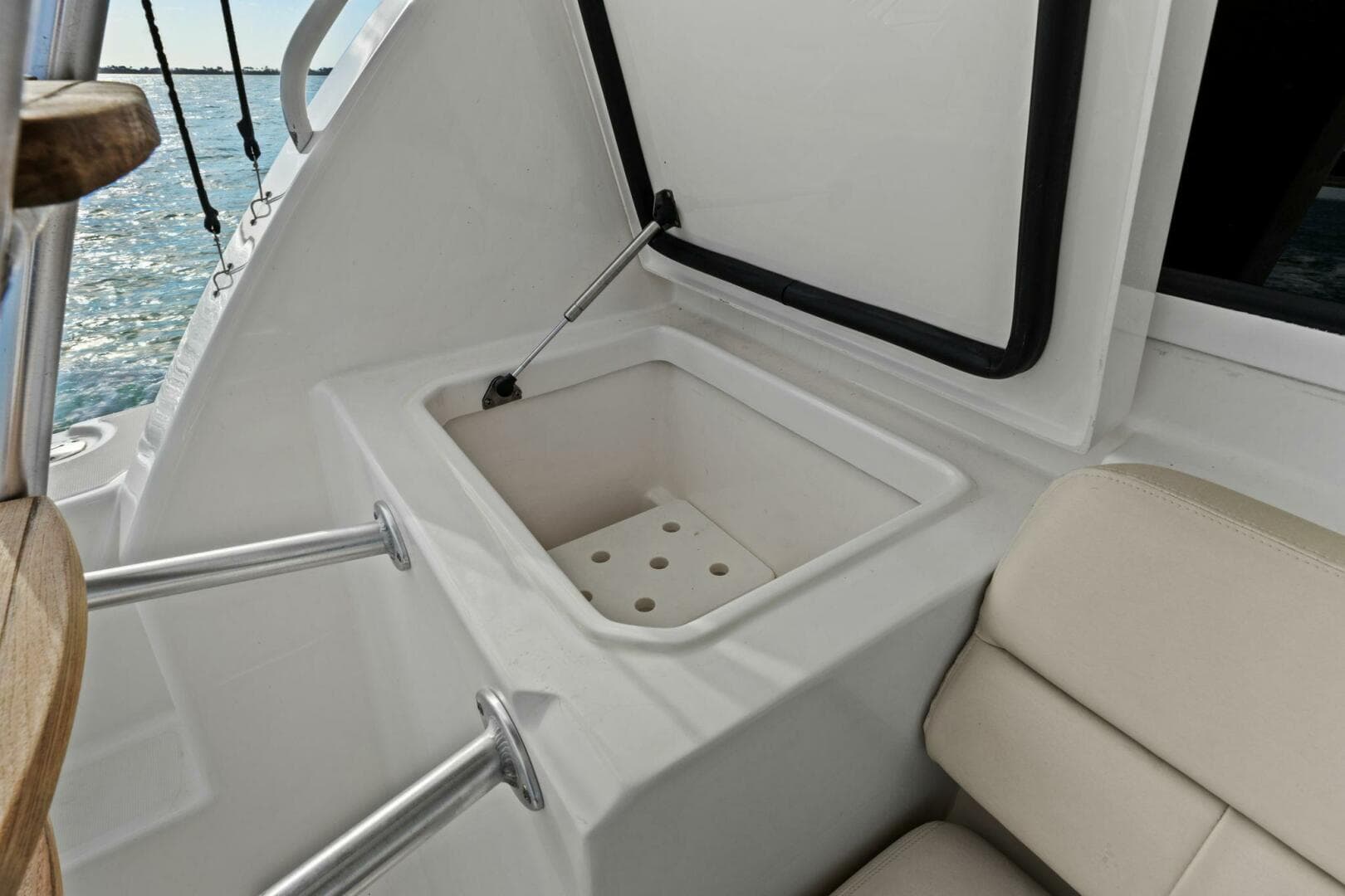 2013 Tiara Yachts 3900 Convertible