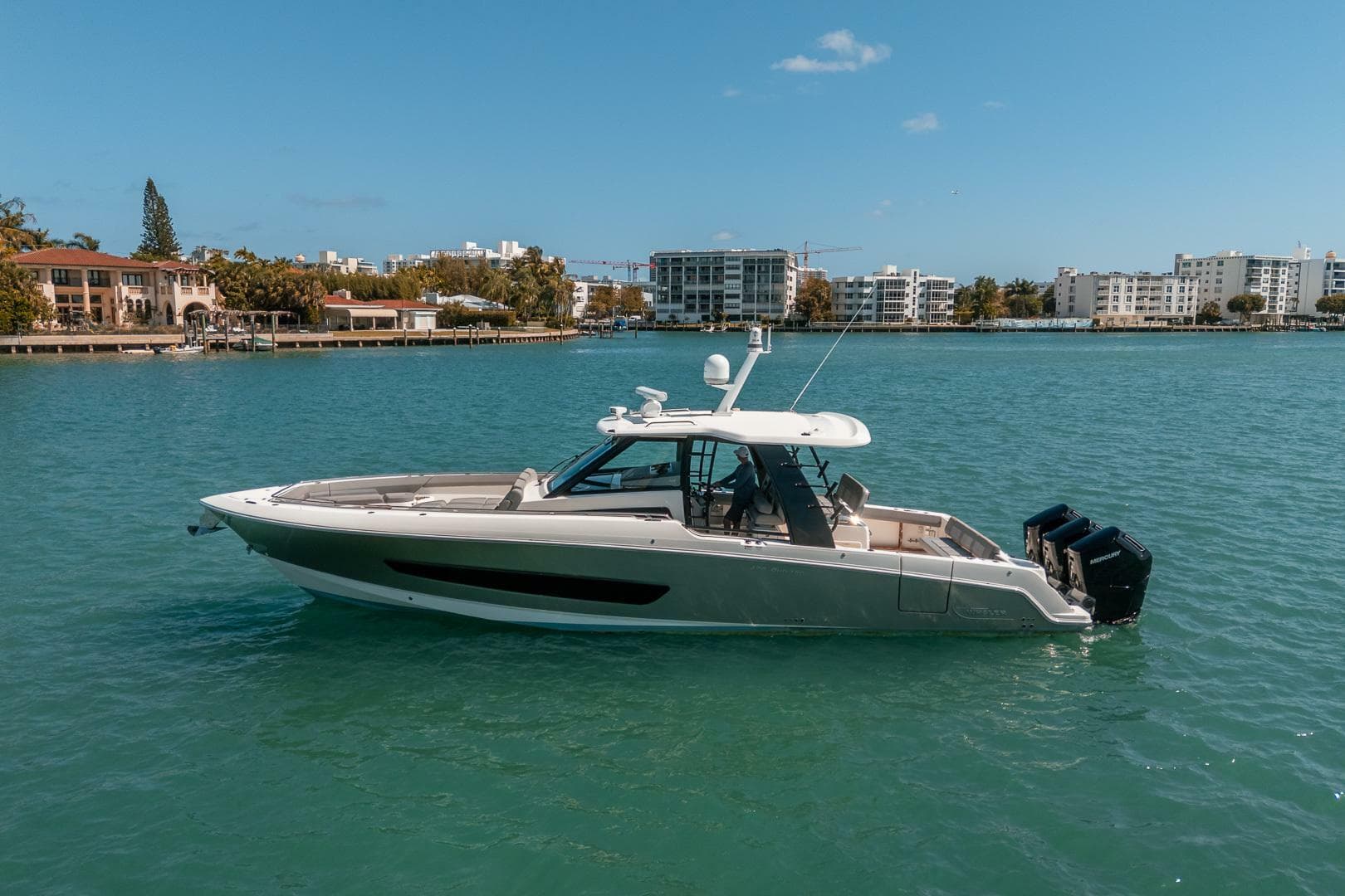 2023 Boston Whaler 420 Outrage