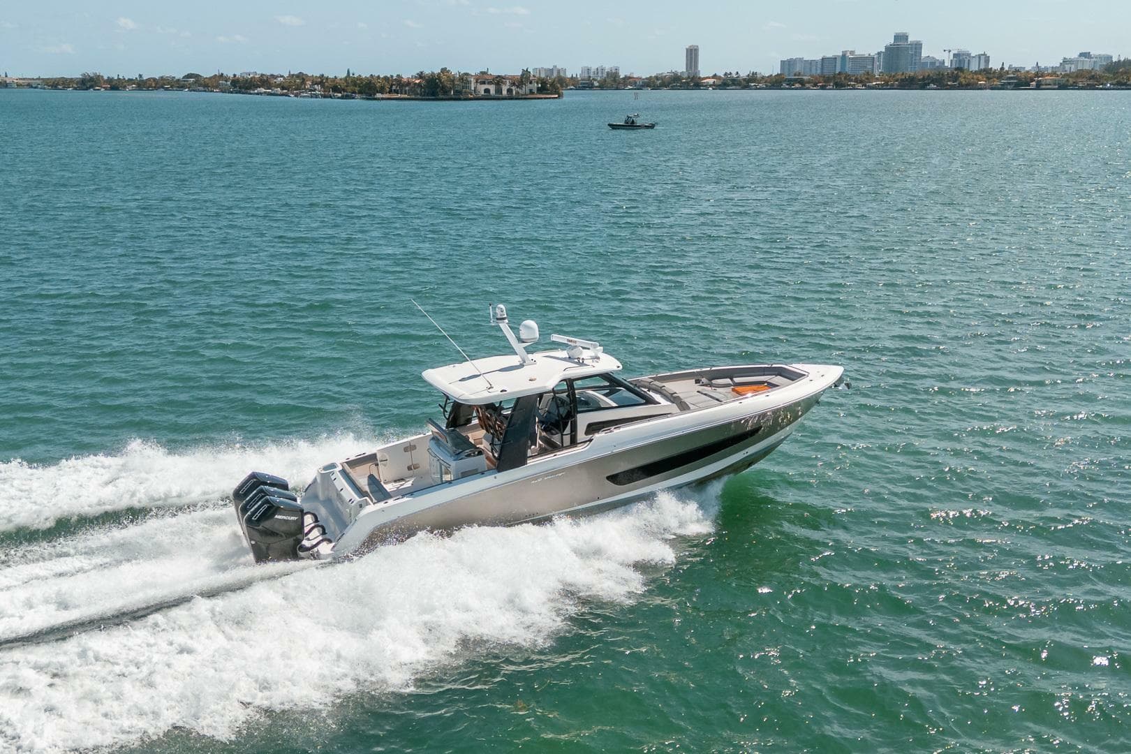 2023 Boston Whaler 420 Outrage