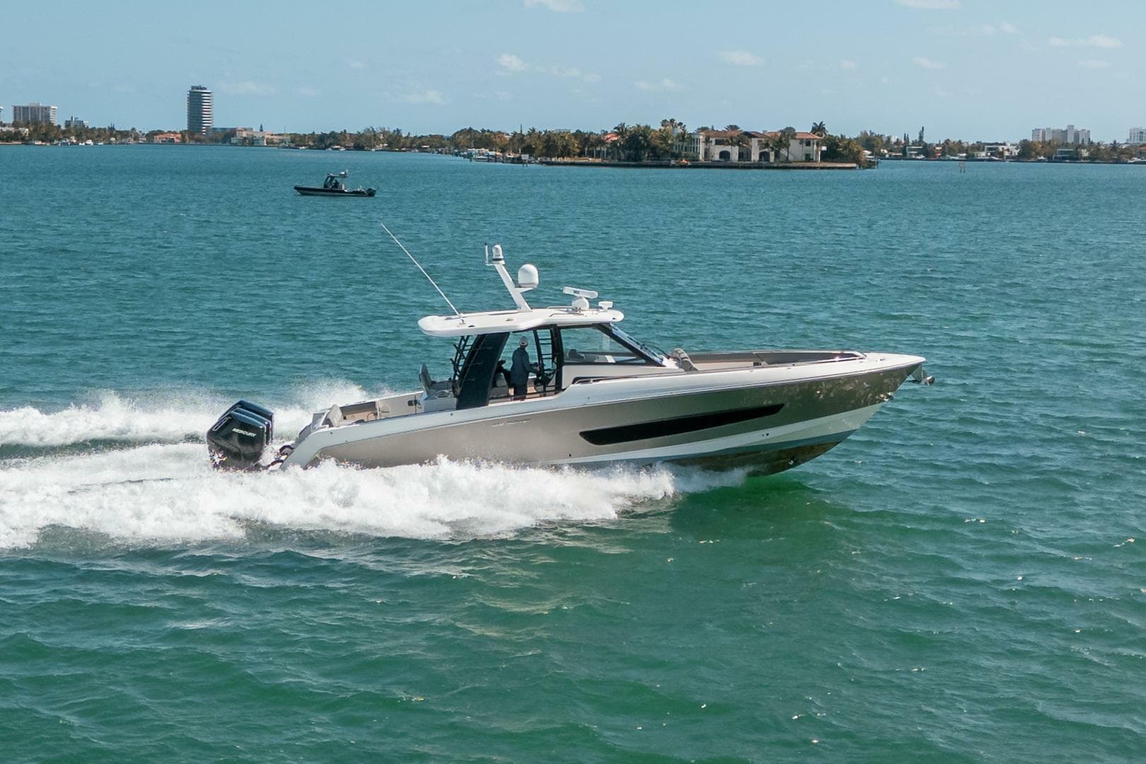 2023 Boston Whaler 420 Outrage