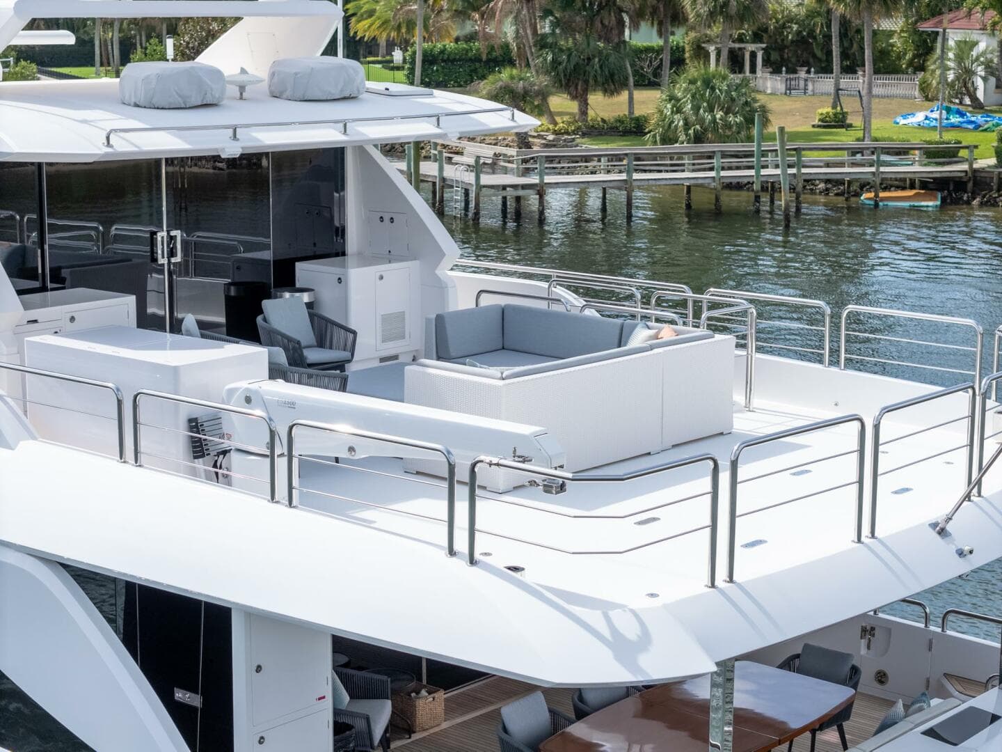 Horizon FD80 SHERI LYNN - Exterior Flybridge Aft