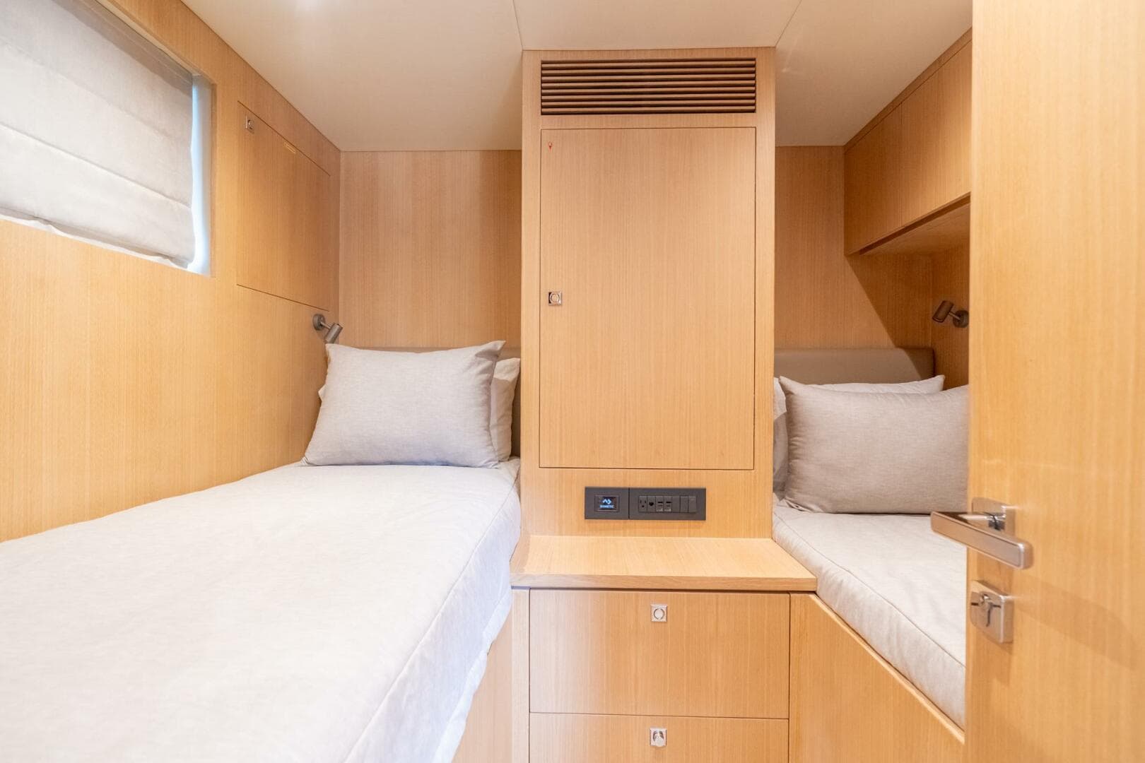 Horizon FD80 SHERI LYNN - Crew Quarters 