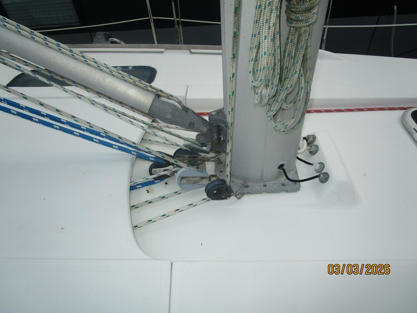 35' Beneteau mast base1