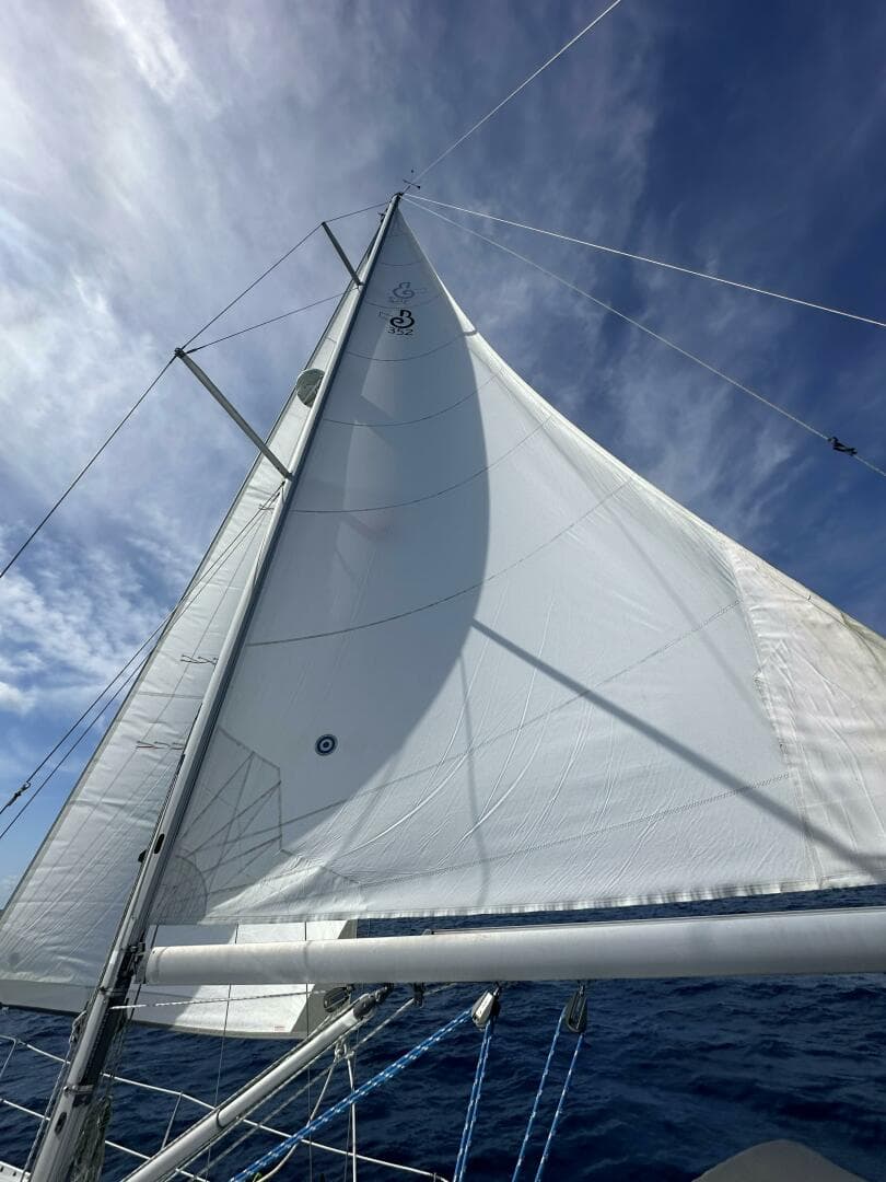 35' Beneteau sails