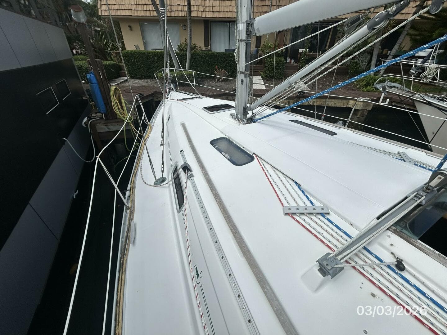 35' Beneteau foredeck2