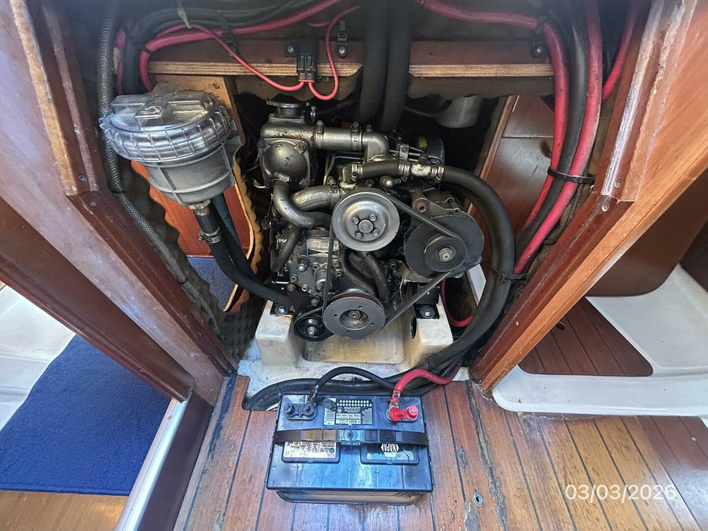 35' Beneteau auxiliary access1