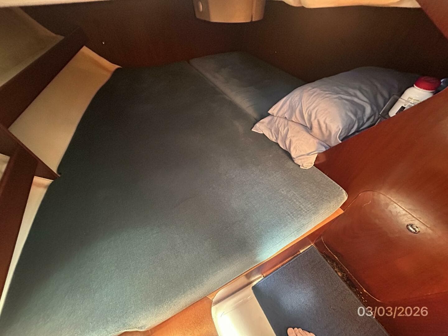 35' Beneteau aft stateroom2