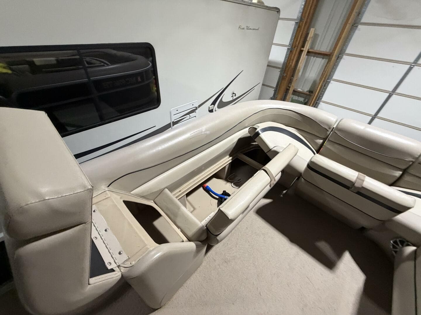 2011 Bennington 2554 GCW