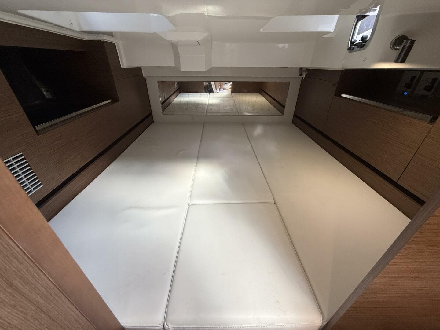 2022 Jeanneau 10.5 Leader WA