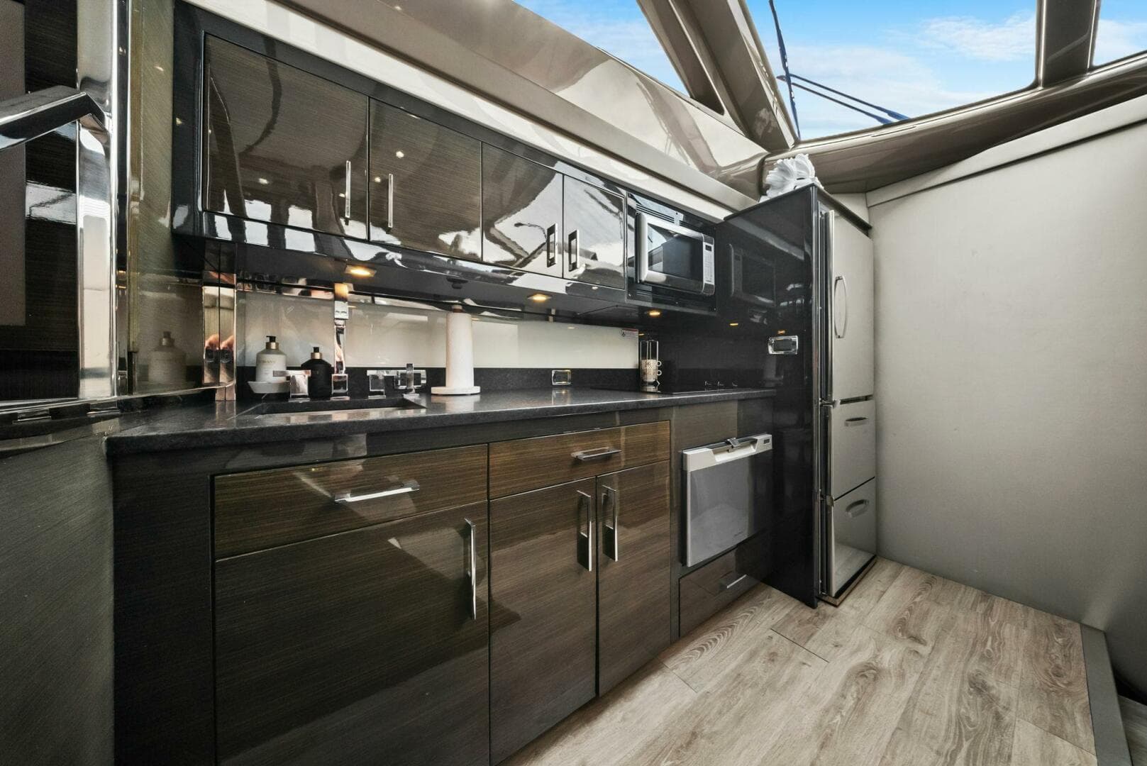 2014 Marquis 630 "7th Heaven" - Galley